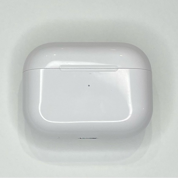 Apple AirPods Pro 2nd Gen - USB C - Picture 2 of 8